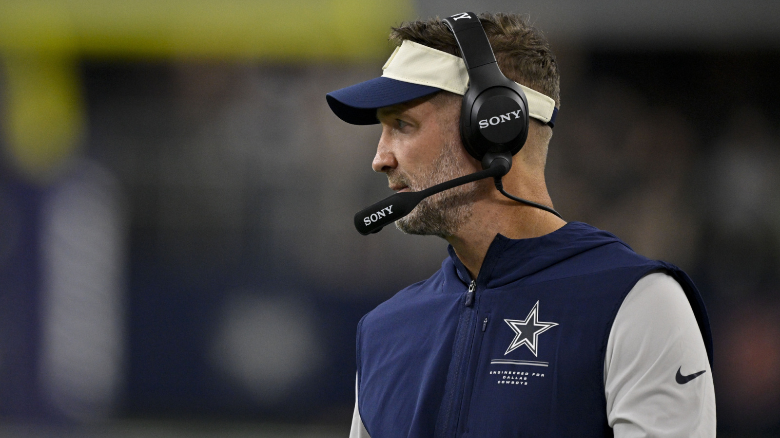 https://www.yardbarker.com/media/0/5/05ca62c2aca0fcc68e2409c5f8dbbd806984115e/thumb_16x9/cowboys-hc-brian-schottenheimer-takes-blame-buck.jpg?v=1