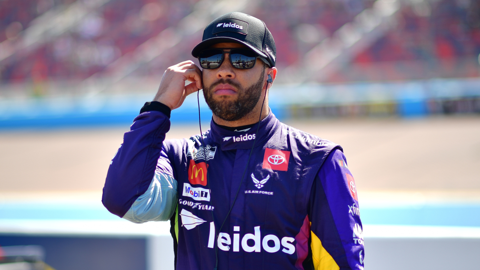 https://www.yardbarker.com/media/0/6/0660516cb8ae1ed55fc83fe0f69c73dd3860a8de/thumb_16x9/bubba-wallace-road-course-racing-starting-click.jpg?v=1