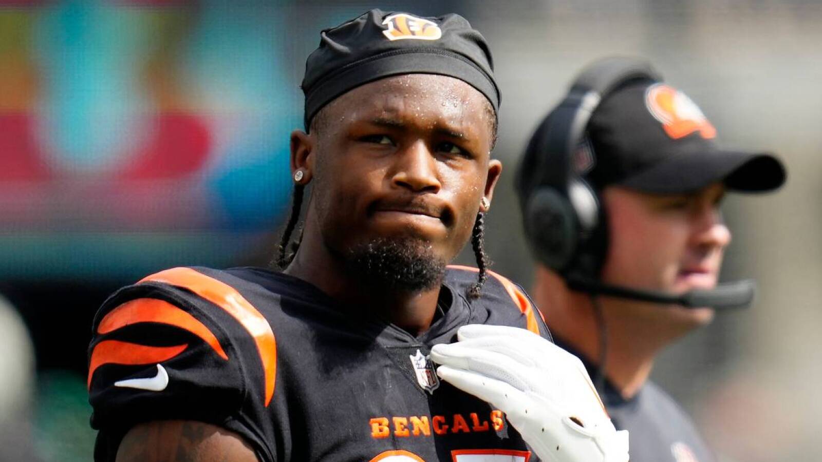 Bengals' Tee Higgins receives support from mother of Bills' Damar Hamlin - Vimarsana News