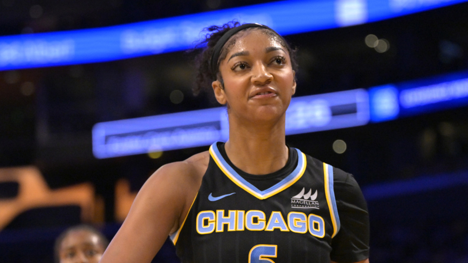 Reese sets WNBA record with another huge rebounding game | Yardbarker