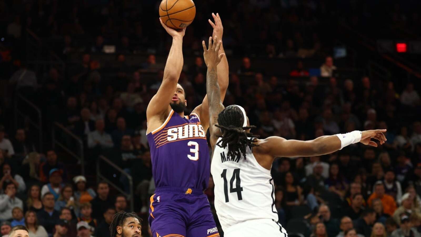 https://www.yardbarker.com/media/0/7/070b4a20c14840af2cdd8b9badc540a1428a5805/thumb_16x9/suns-barely-beat-woeful-nets-on-court-brawl.jpg