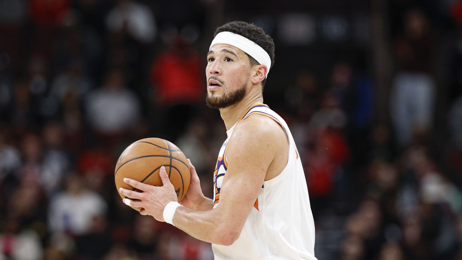 Suns Defeat Bulls 120-110 in Chicago: Devin Booker Drops 30 as Tre Jones Shines in Losing Effort