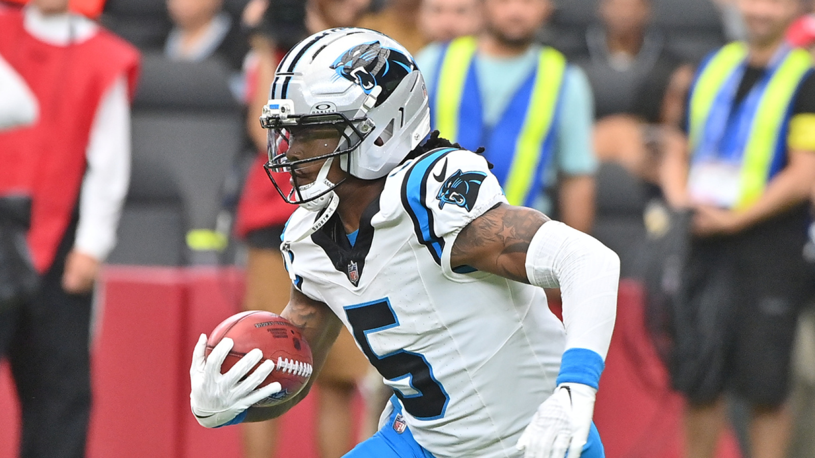 https://www.yardbarker.com/media/0/7/0781bfcda06a0cb4b90686f4bf487c85b8700d93/thumb_16x9/panthers-rb-rico-dowdle-warns-cowboys-revenge-spot.jpg?v=1