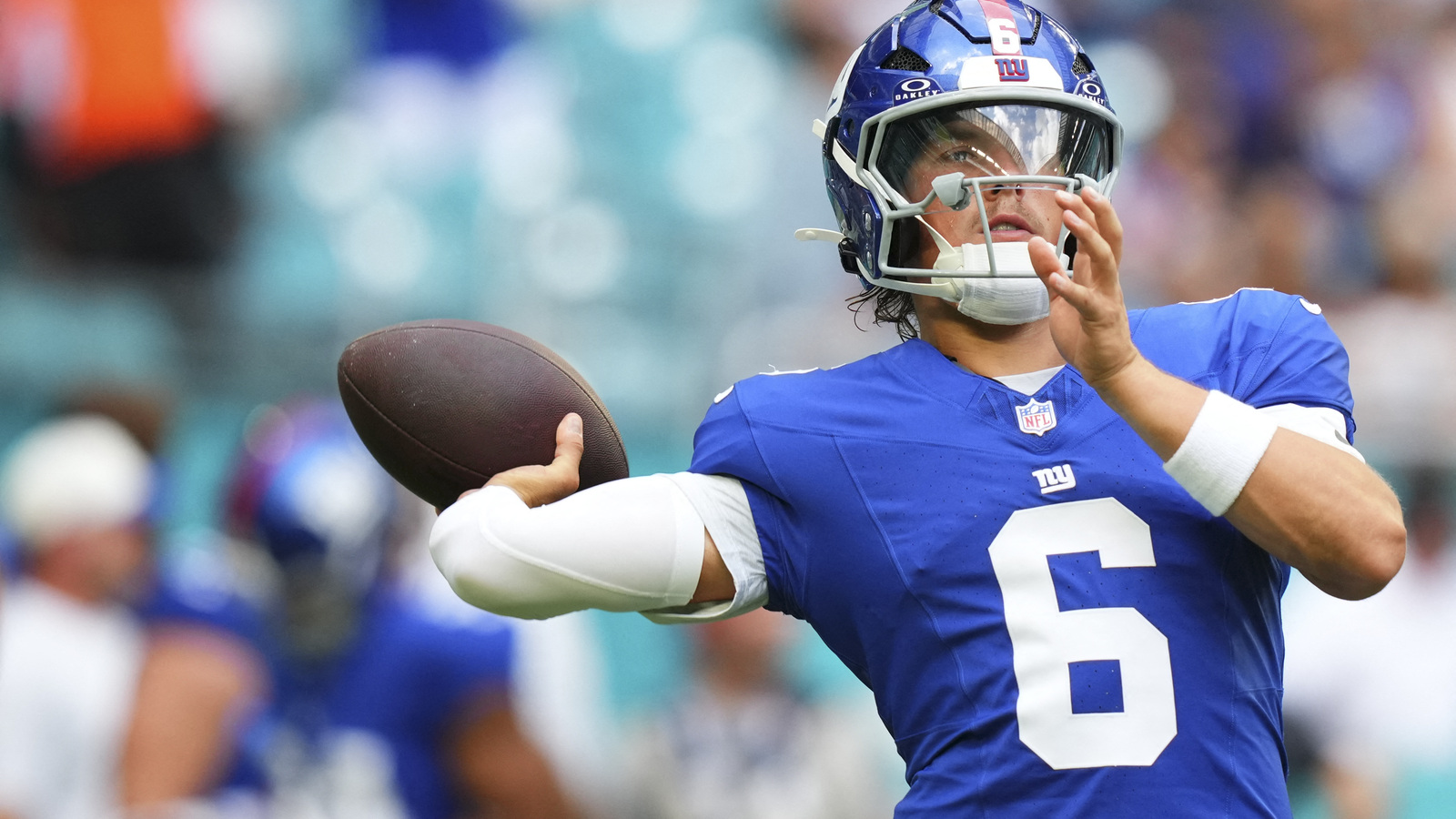 https://www.yardbarker.com/media/0/7/07b8f9199e752585cd9dc819e15f489bf80e474e/thumb_16x9/nfl-executives-writer-share-alarming-concerns.jpg