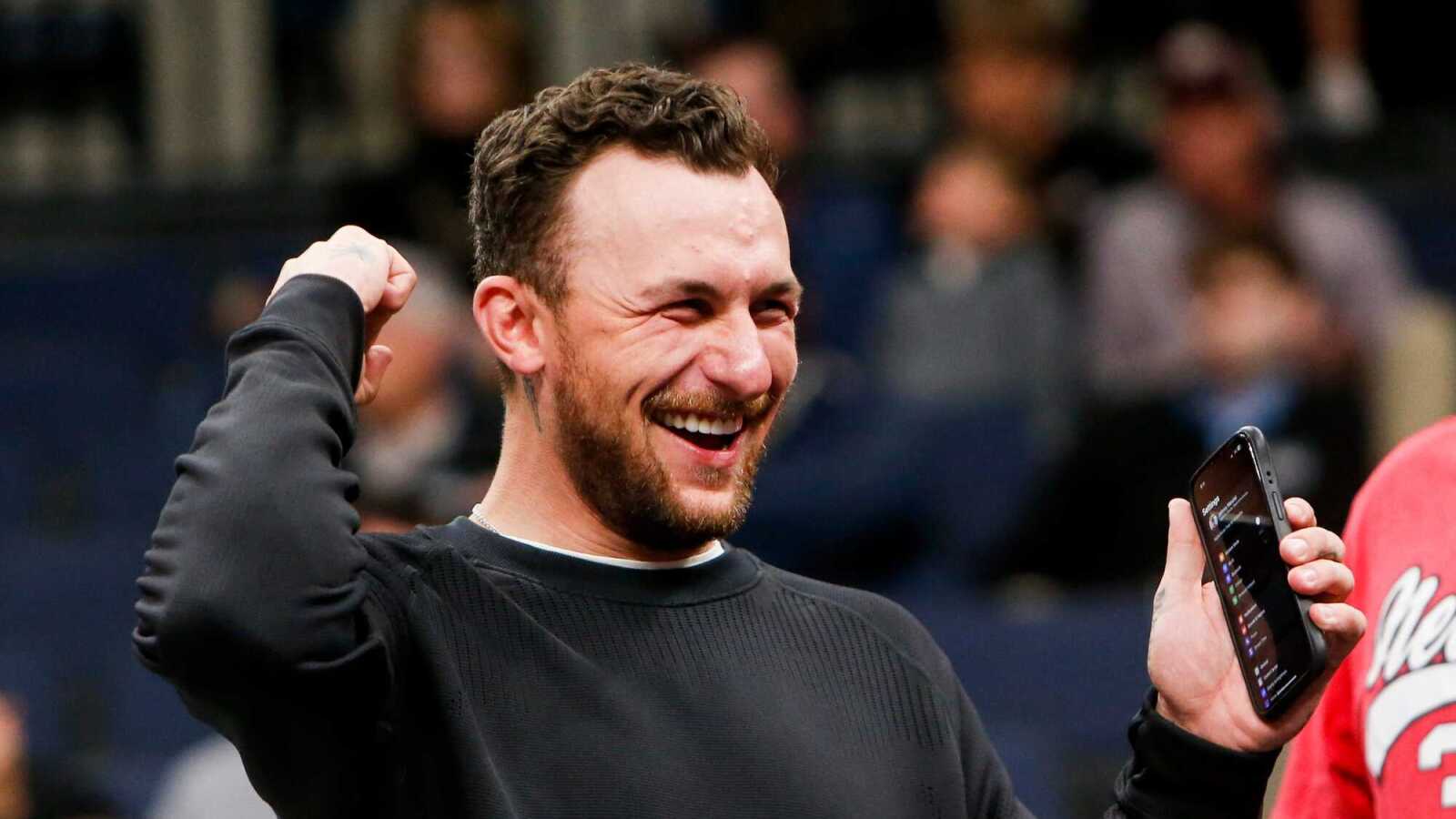 https://www.yardbarker.com/media/0/7/07cc7da395cb18aaf4979845ae98a000f395147b/thumb_16x9/former-browns-qb-wishes-team-would-never-win.jpg?v=1