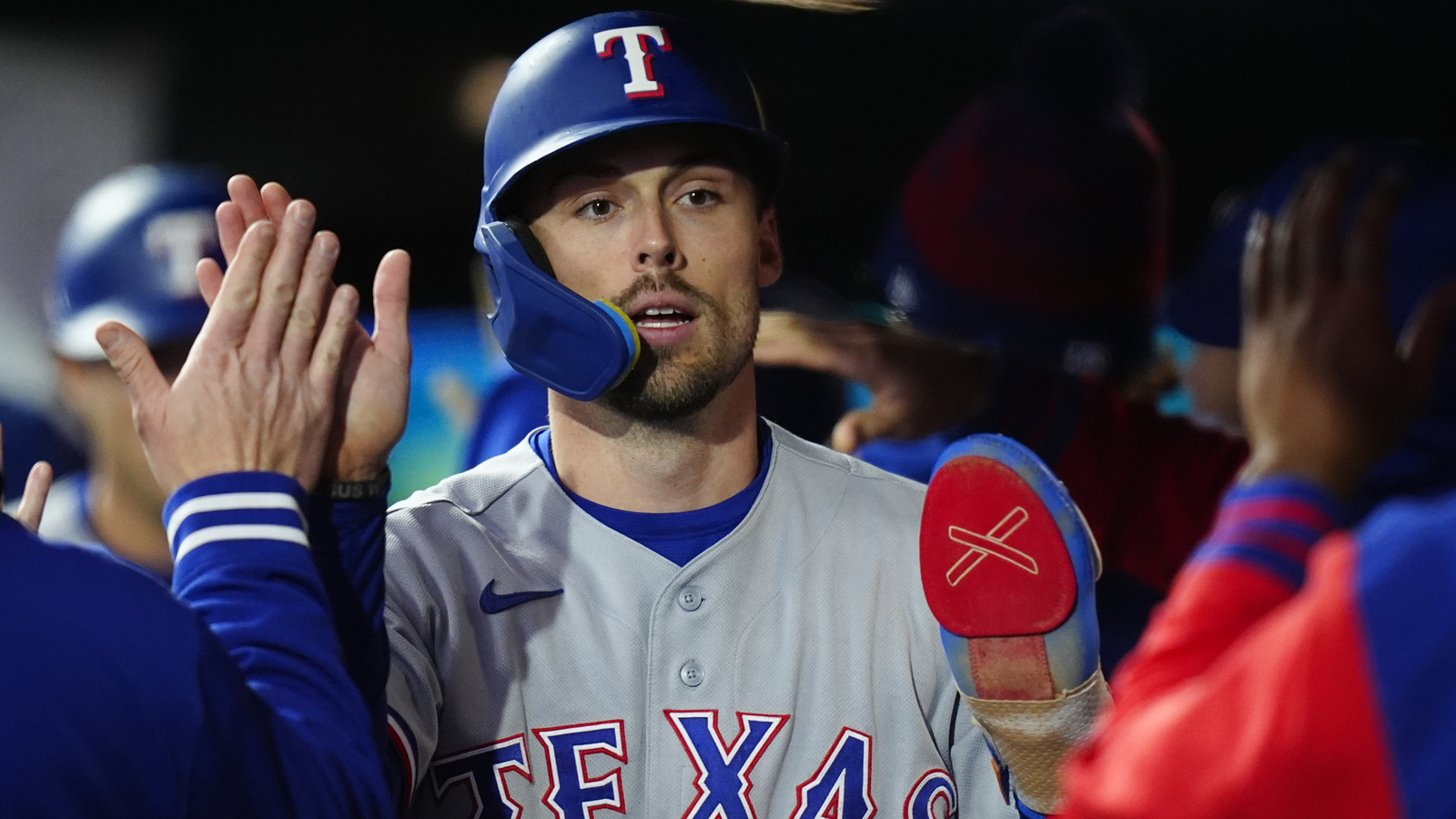 https://www.yardbarker.com/media/0/8/08546c4c22bb64d289a8c7ea9d38d6fb937bc81f/thumb_16x9/rangers-offense-reaches-rock-bottom-hit-loss.jpg