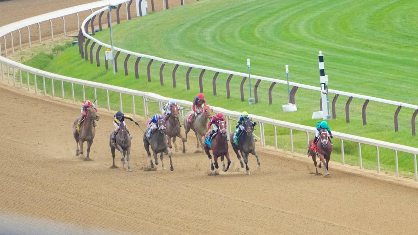 https://www.yardbarker.com/media/0/8/085550fb2b887c6e92c1cb1c03f03e52b8d8af0d/thumb_16x9/horse-racing-158th-belmont-stakes.jpg