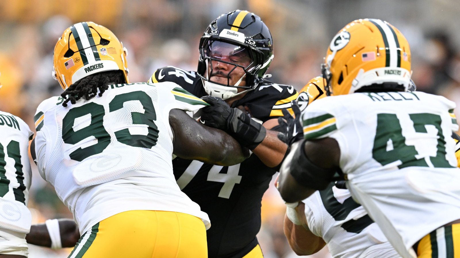 Report: Steelers' Starting Offensive Lineman Suffers Broken Bone In Leg ...