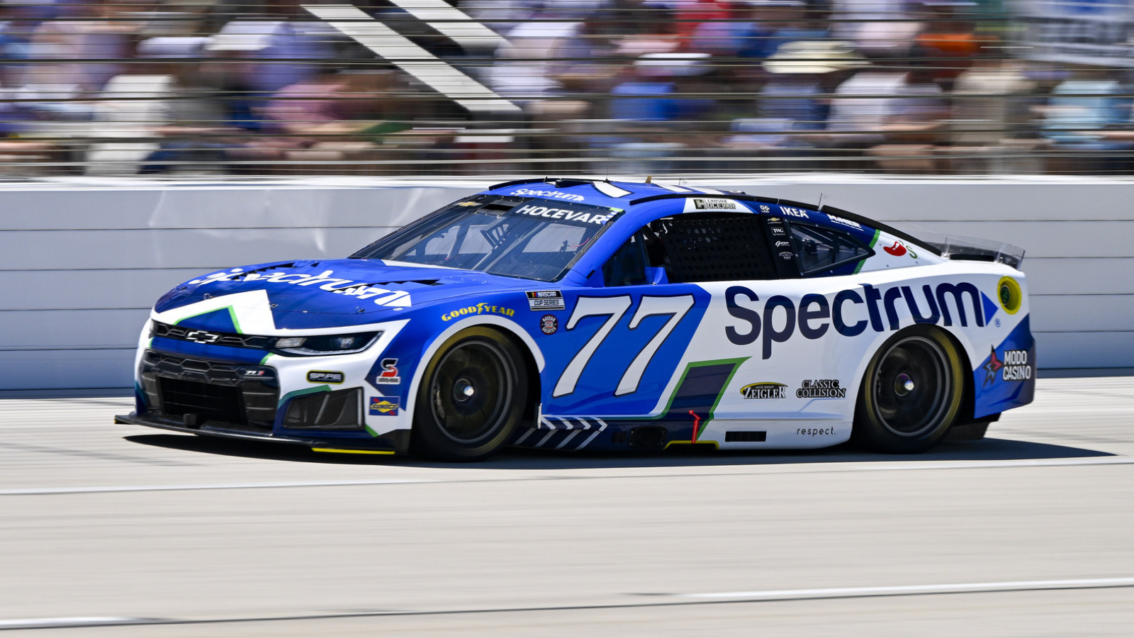 https://www.yardbarker.com/media/0/8/089991418b83bbf4c41db791bb9eadfc56b33692/thumb_16x9/carson-hocevar-wins-pole-brickyard-400.jpg?v=1