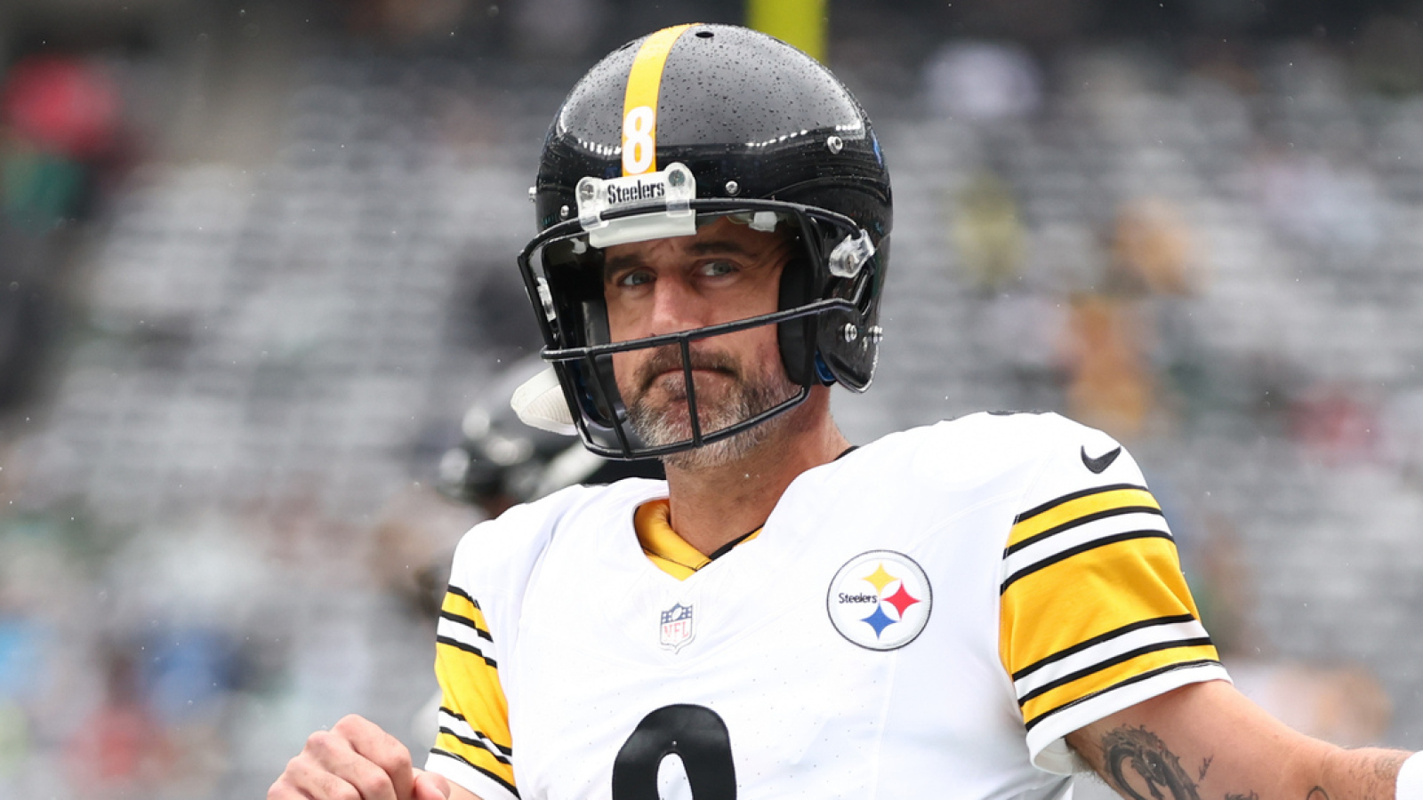 https://www.yardbarker.com/media/0/9/0922f21c2222eb564f038531d9bacf8cf449f3eb/thumb_16x9/rodgers-seemingly-warmed-smiths-offense-ahead.jpg?v=2