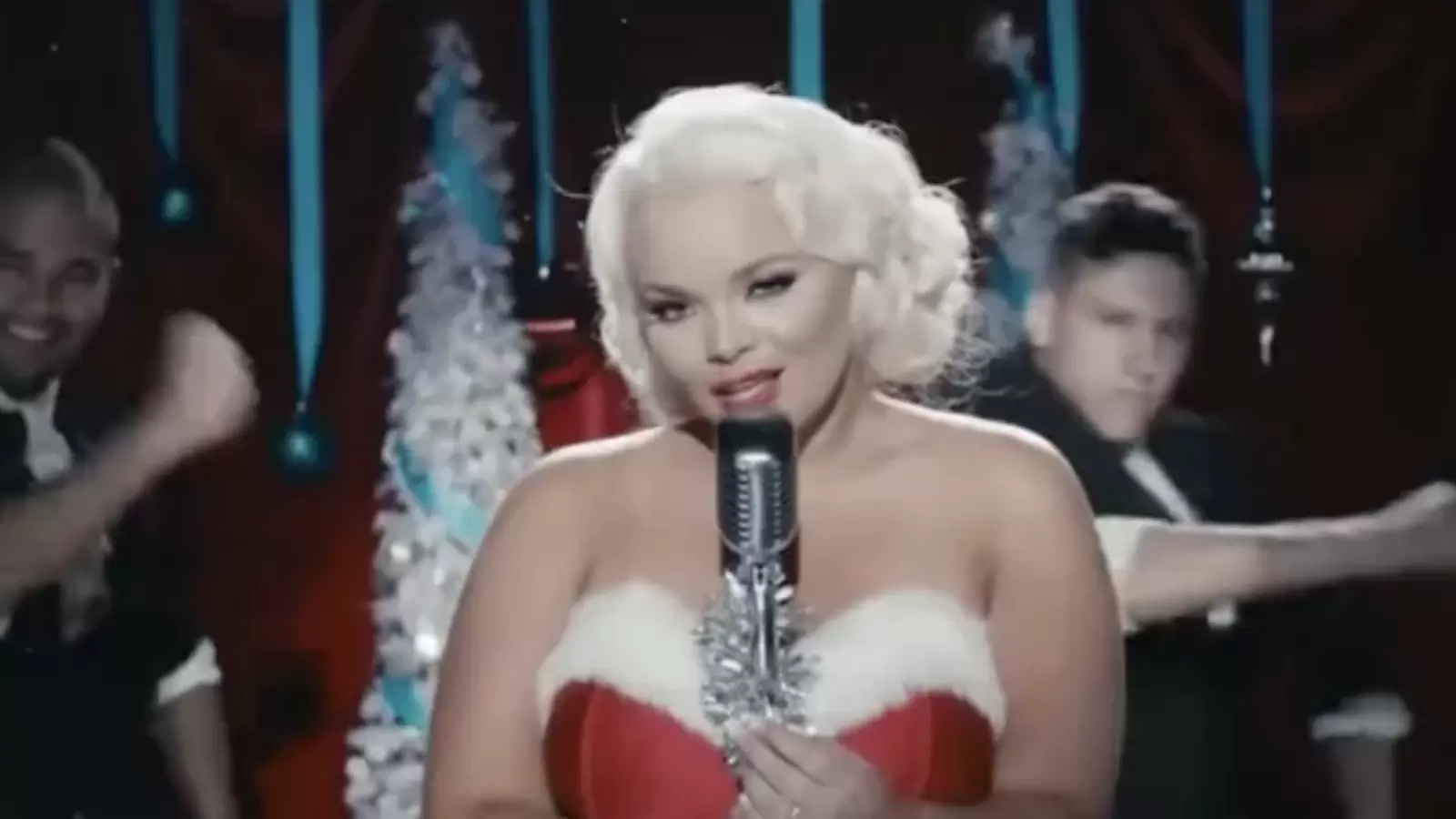 trisha-paytas-announces-surprise-live-christmas.webp