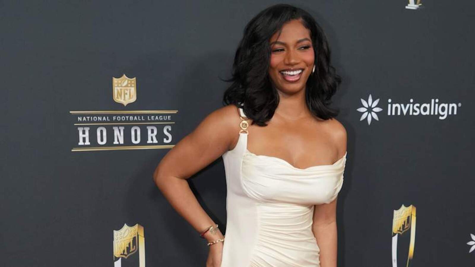 Dirk Nowitzki, Taylor Rooks Caught In Hilarious Moment At Mavs-Lakers ...