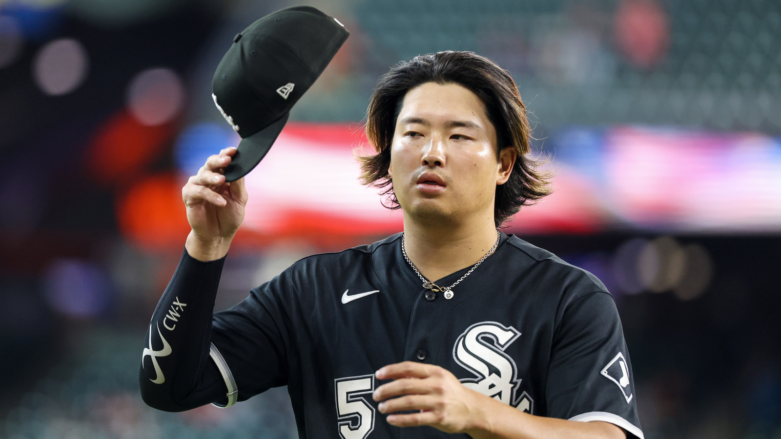 https://www.yardbarker.com/media/0/9/09739625944065f6c10ec6e47f681cc5d7a5539d/thumb_16x9/munetaka-murakami-joins-elite-company-30th-home.jpg