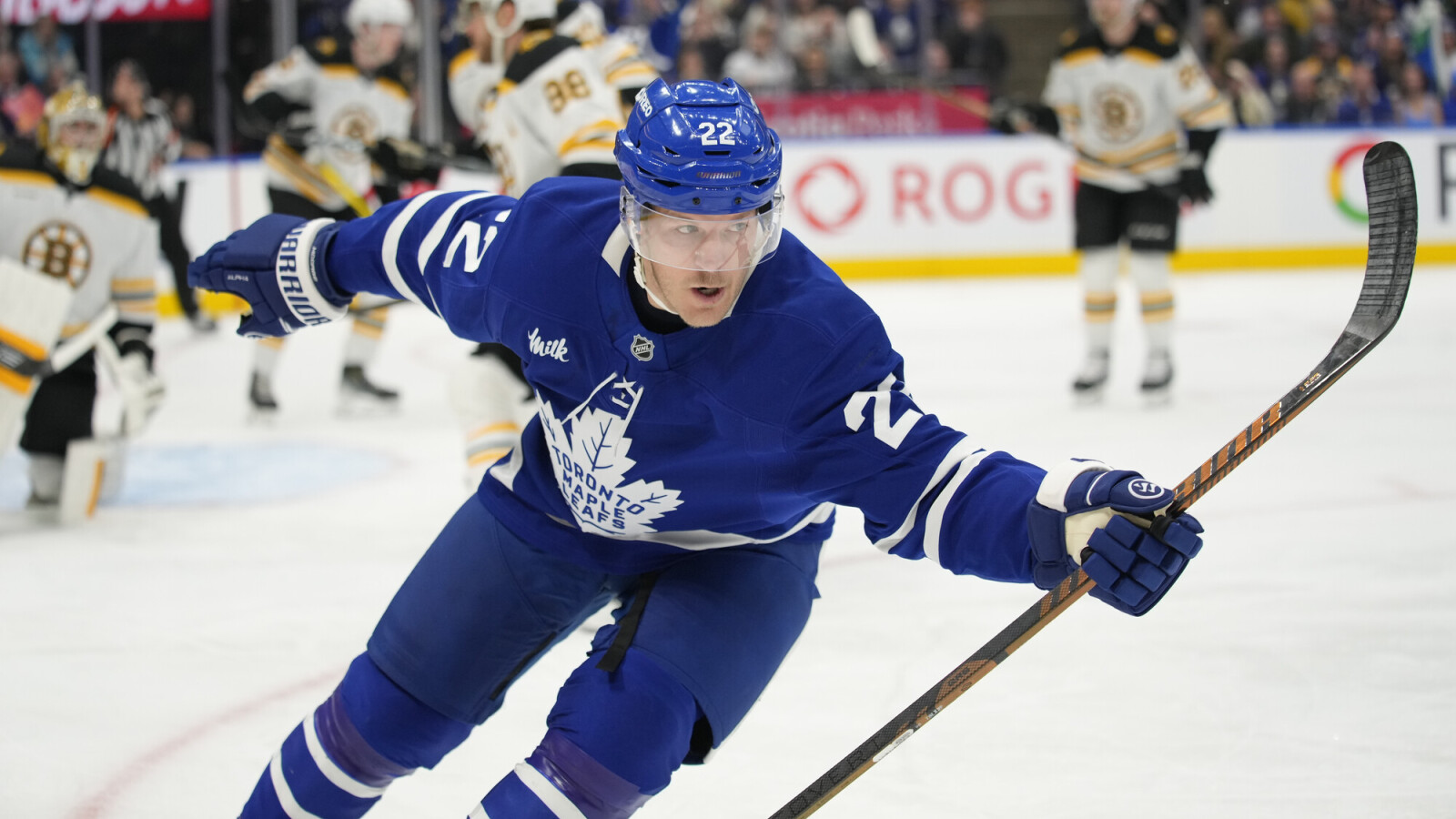 Hathaway Appears to Land a Deliberate Knee on Leafs' Jake McCabe