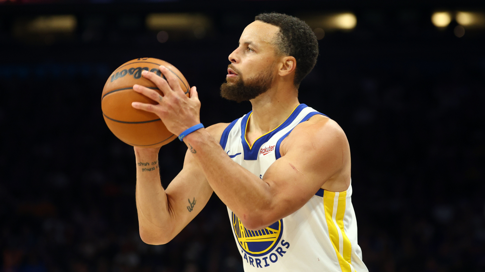 https://www.yardbarker.com/media/0/9/098dbfea78fdba8ab784aa0a103aa785e11df3a2/thumb_16x9/would-stephen-currys-sacrifice-allow-warriors.jpg?v=1