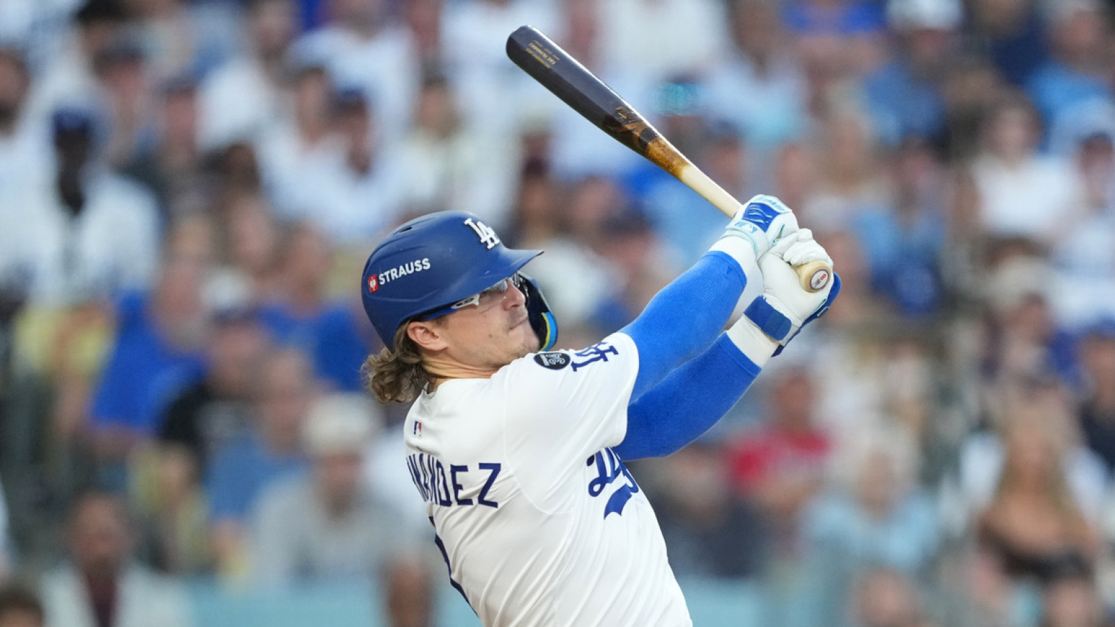 Popular utility man Enrique Hernandez breaks his own news about future with Dodgers