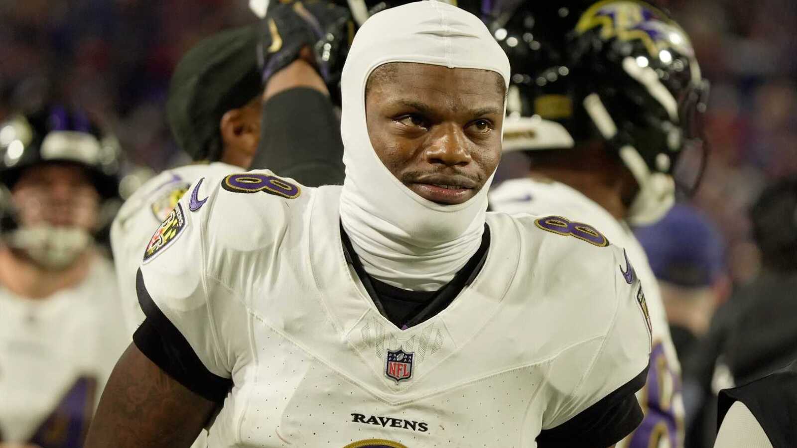 https://www.yardbarker.com/media/0/9/099e08f02f95100ac58d4fb211e34398d800dc65/thumb_16x9/new-report-offers-insight-on-lamar-jacksons-status.jpg?v=1
