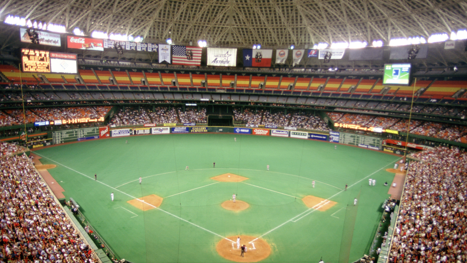 https://www.yardbarker.com/media/0/9/09d07ff91db6037f1f34d57b9cb686dc2eb0ad0d/thumb_16x9/mlb-stadiums-yesteryear-wish-were-still-around.jpg