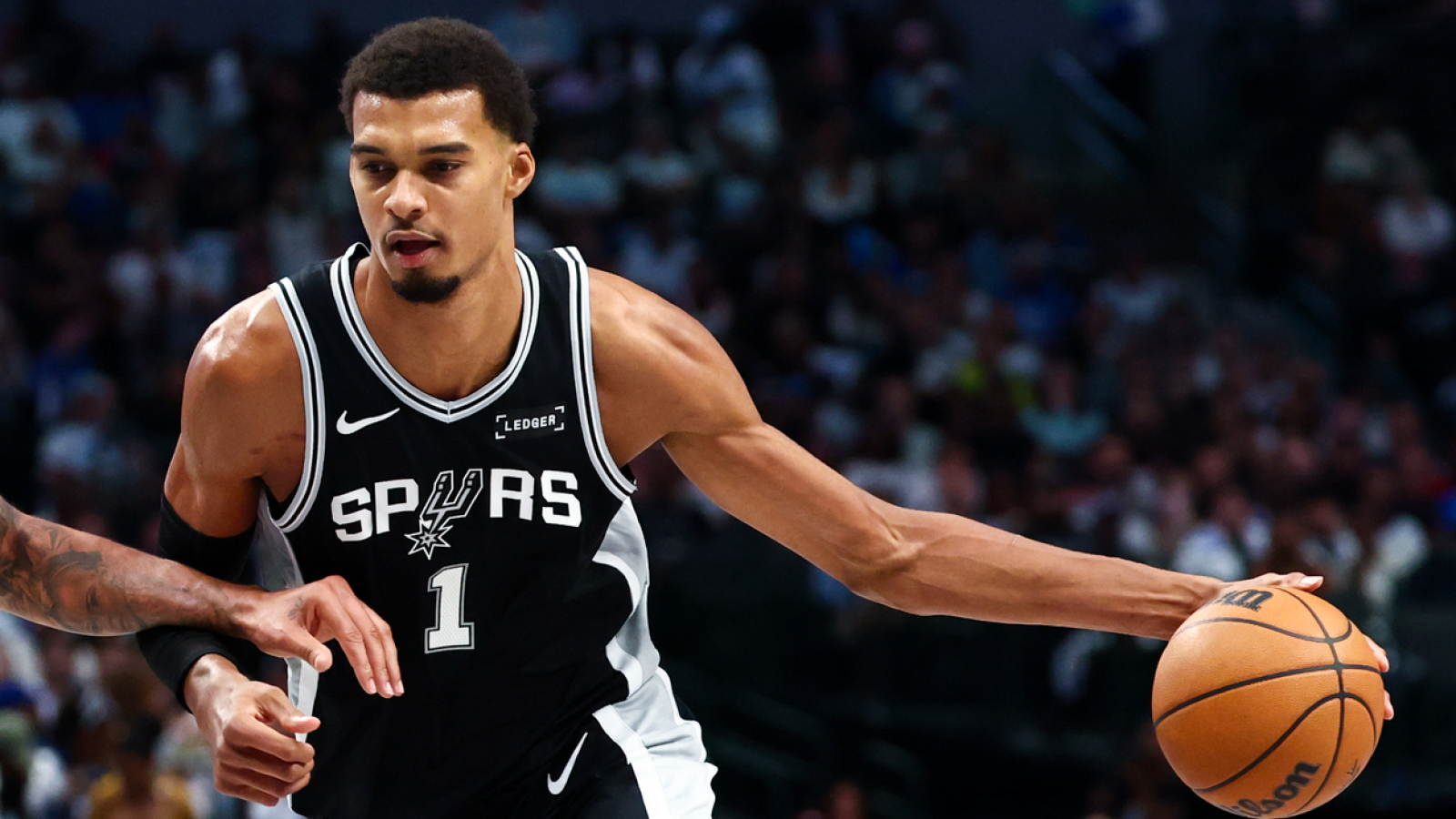 https://www.yardbarker.com/media/0/9/09fea40623068f5e54f07b3e0ee4ea10ef915138/thumb_16x9/10-takeaways-nbas-first-full-night-games.jpg?v=1