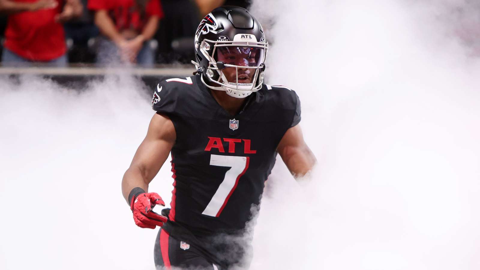 https://www.yardbarker.com/media/0/a/0a1f8014e146fb357b08e2de73bffa5f5ad1f562/thumb_16x9/bijan-robinson-shows-saquon-barkley-raving-him.jpg?v=1