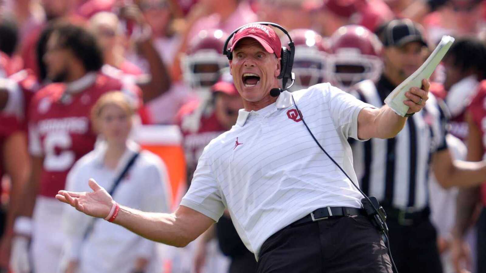 https://www.yardbarker.com/media/0/a/0a34099d5f0644e3f2abbf3f885ad81dfe0e05f1/thumb_16x9/whos-trending-trending-down-ahead-cfb-week-5.jpg?v=1