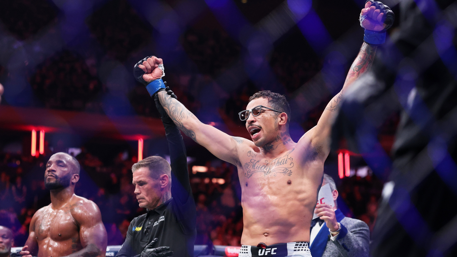 Carlos Prates towers over Jack Della Maddalena in UFC Perth faceoff