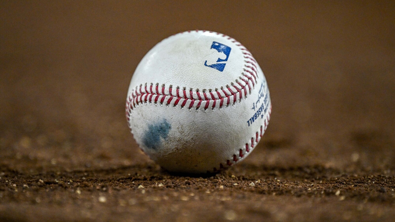 MLB's Outfield Rule Experiment Raises Concerns
