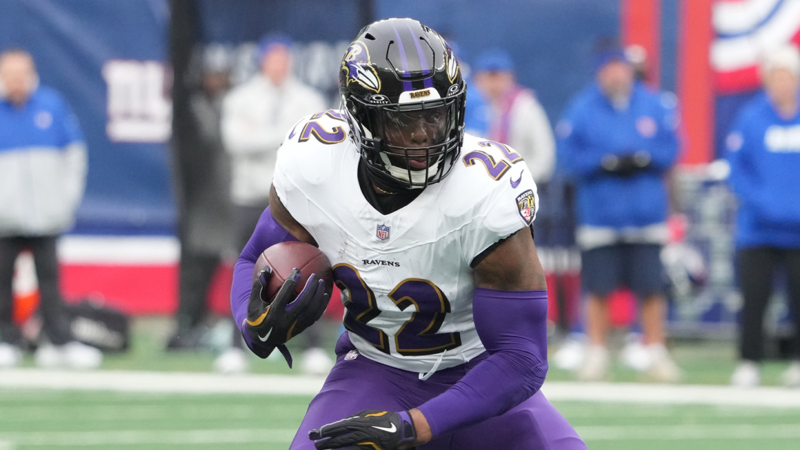 https://www.yardbarker.com/media/0/a/0ab3626bd10ad864b81a860335eb1772650fb5c3/thumb_16x9/derrick-henry-look-too-far-ahead-future-extension.jpg?v=1