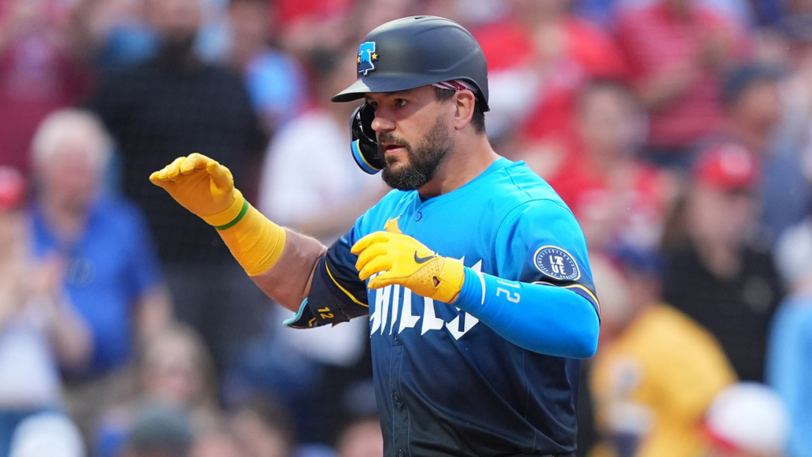 https://www.yardbarker.com/media/0/a/0ad6a50b4337e83d6996ff9ab92e1b4a83b9bdad/thumb_16x9/kyle-schwarber-shines-as-phillies-return-form.jpg?v=2
