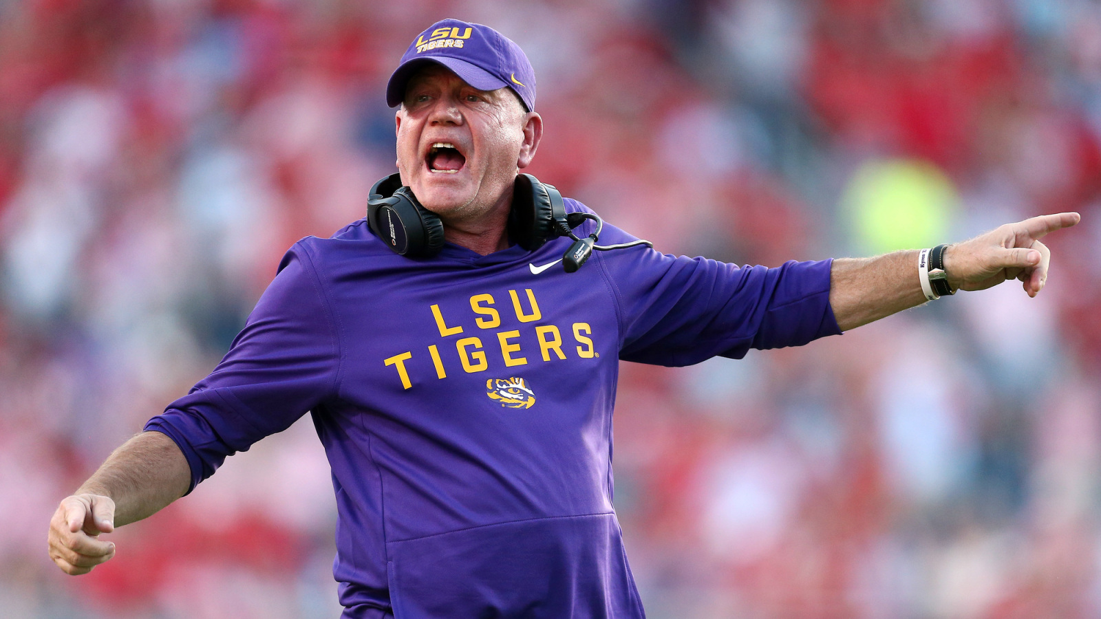 https://www.yardbarker.com/media/0/a/0ae0d651e6e5d552f7088d323378558c4c58c2a4/thumb_16x9/lsu-makes-decision-on-brian-kellys-future-program.jpg?v=1