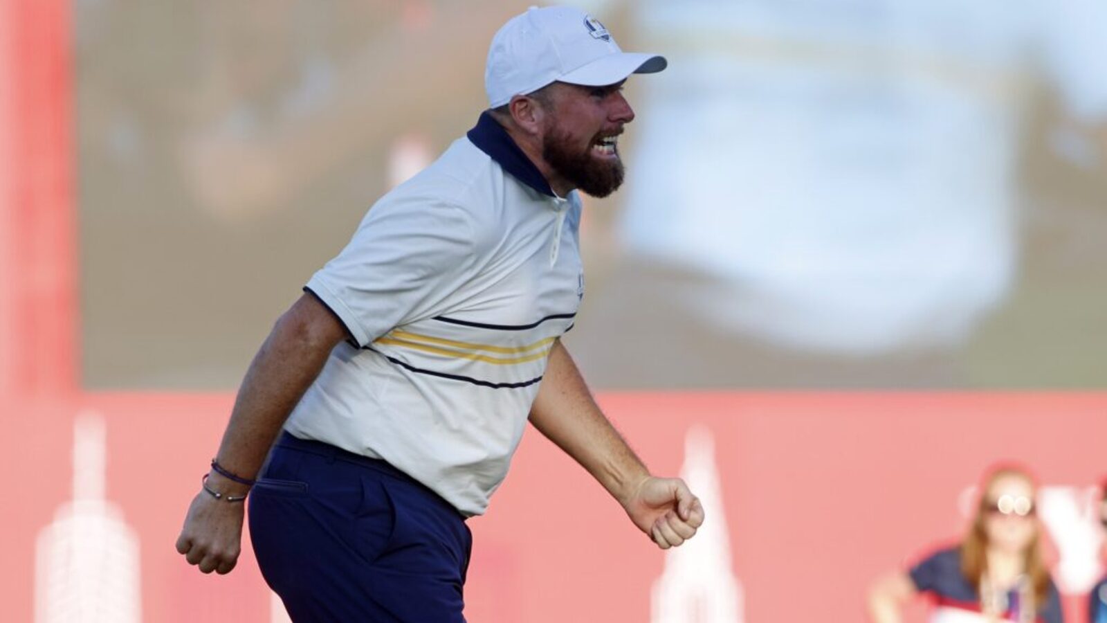 Dog Steals Spotlight as Lowry Leads; McIlroy Stays Driver-Free