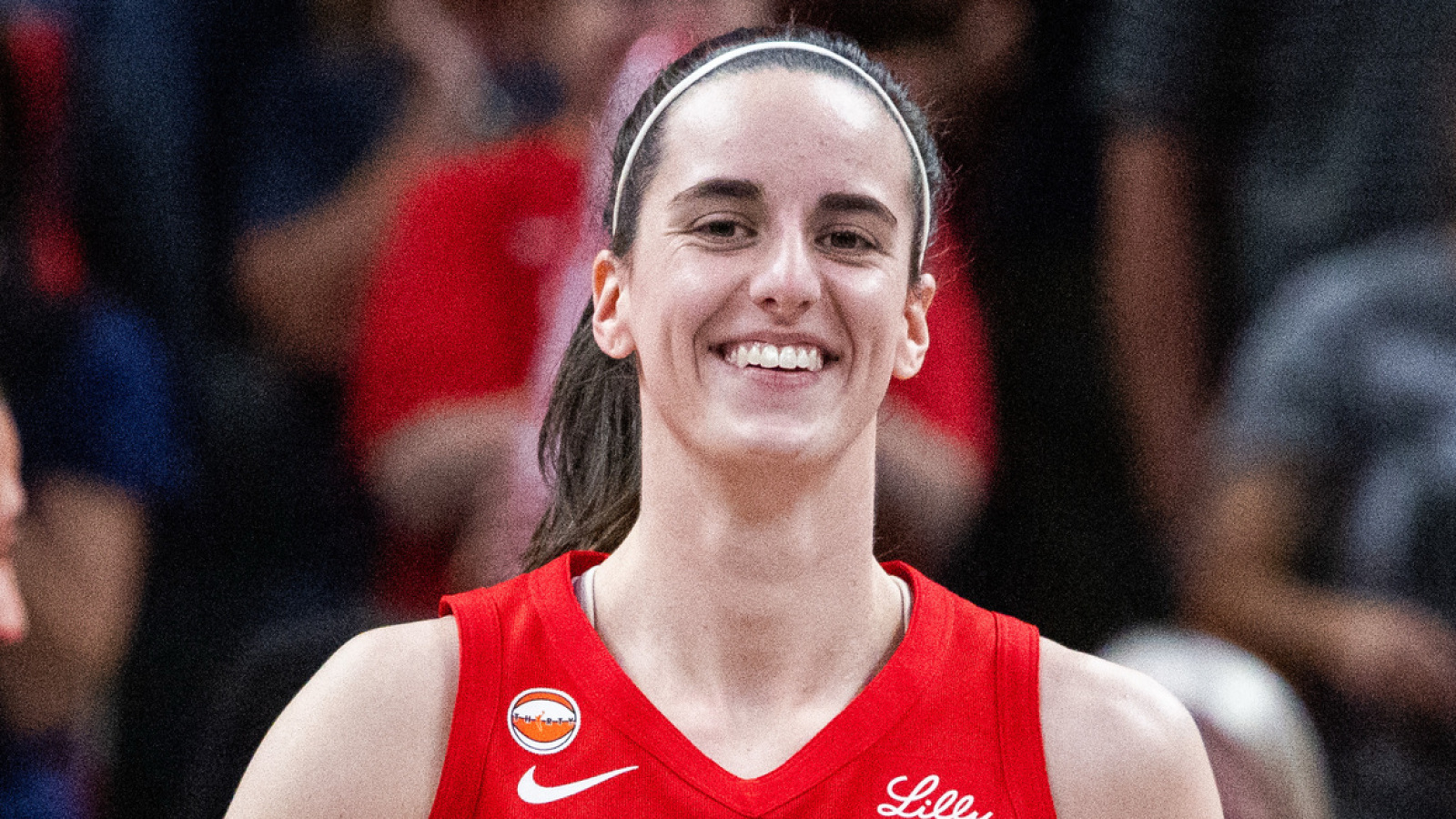 https://www.yardbarker.com/media/0/b/0b837e9d94cdfd3fcd2522f839c59eceaa748504/thumb_16x9/caitlin-clark-reacts-impressive-performance-team.jpg?v=1