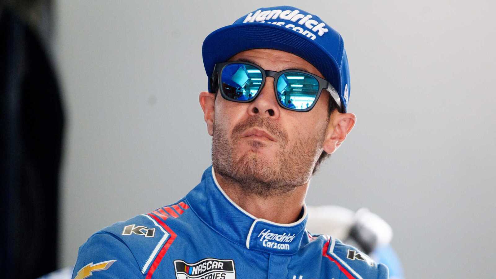 https://www.yardbarker.com/media/0/b/0baeaaa3a2b29f61f2b99971e7b64bae2c5bb049/thumb_16x9/kyle-larson-snaps-51-race-winless-drought-gateway.jpg?v=1