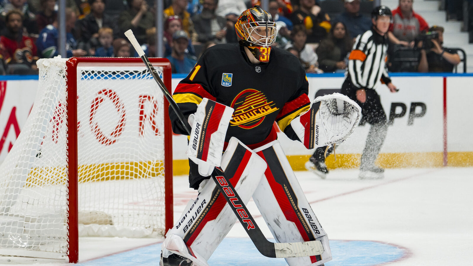 The Canucks have every reason to give Leevi Meriläinena run of starts