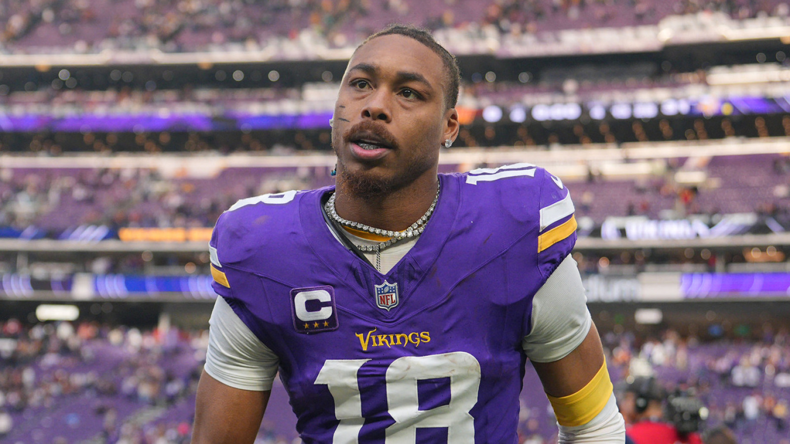 https://www.yardbarker.com/media/0/c/0c2fdf2b6efb9e4ae0e10e41b7d0654db24bd1bf/thumb_16x9/vikings-fresh-justin-jefferson-warning-amid-kyler.jpg?v=1