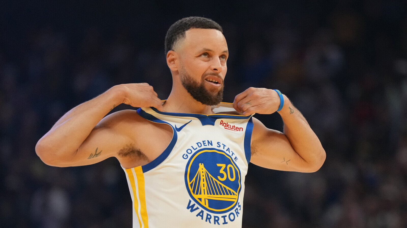 https://www.yardbarker.com/media/0/c/0c5c07dafea62ef645d94390e5ecce74ecbdccb1/thumb_16x9/warriors-needed-lift-as-stephen-curry-shines.jpg?v=1