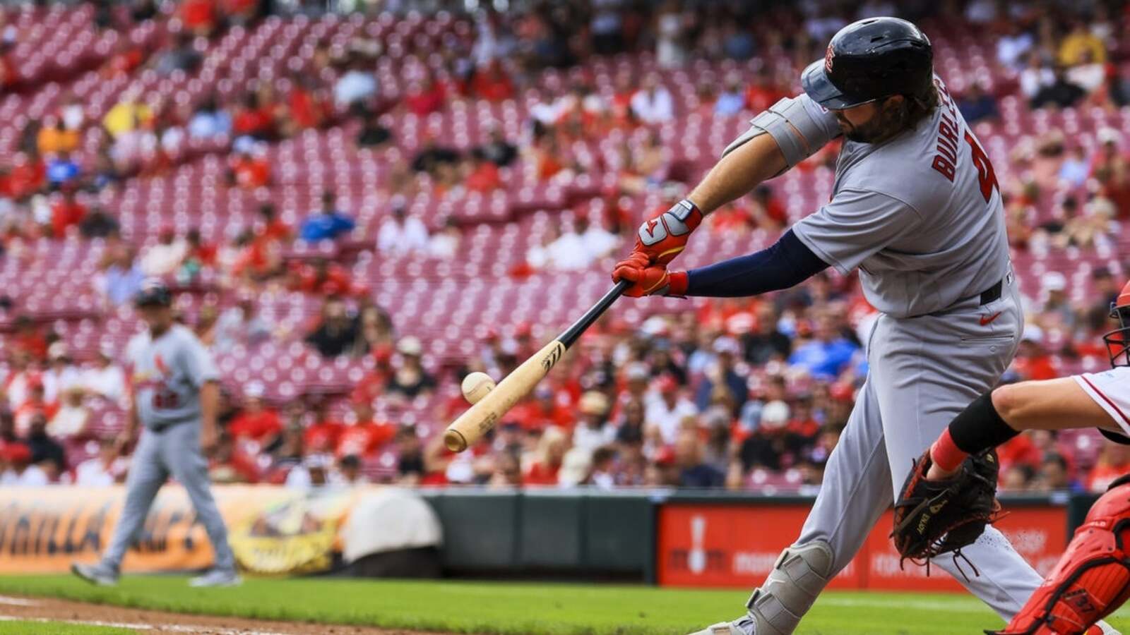 Cardinals Defeat Reds 2-1 in Doubleheader Opener