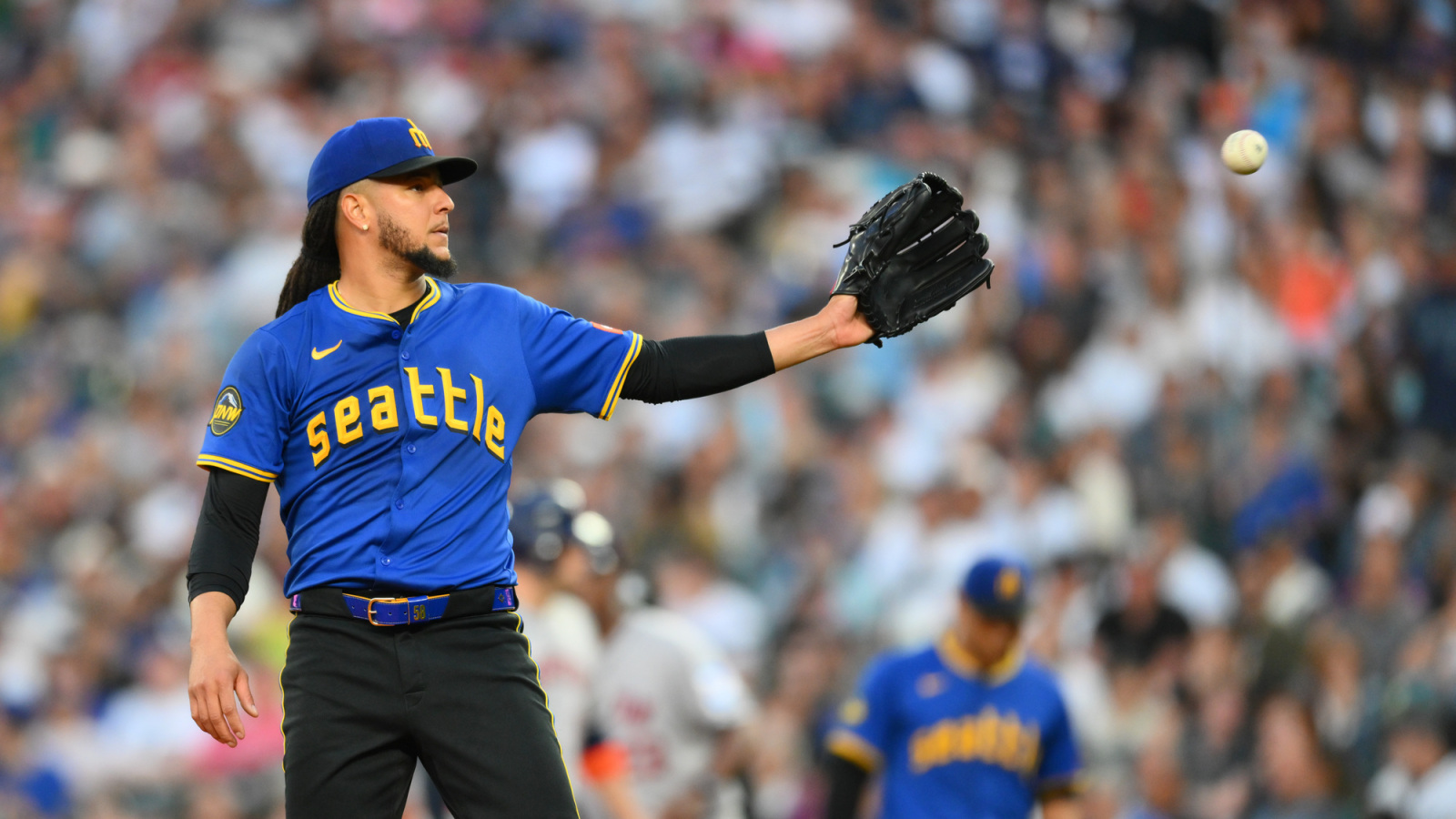 https://www.yardbarker.com/media/0/c/0c7a377675cef68c97331e60020c6d8f0f7bf66c/thumb_16x9/best-mlb-trades-last-decade-american-league.jpg?v=1