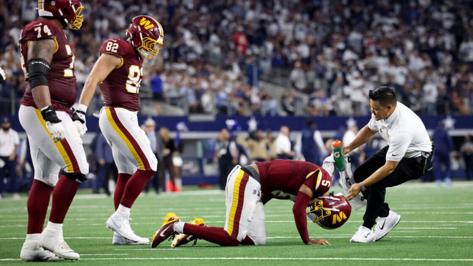 ‘Failed Him’: NFL Legend Sends Blunt Message to Commanders Over Jayden Daniels’ Injury