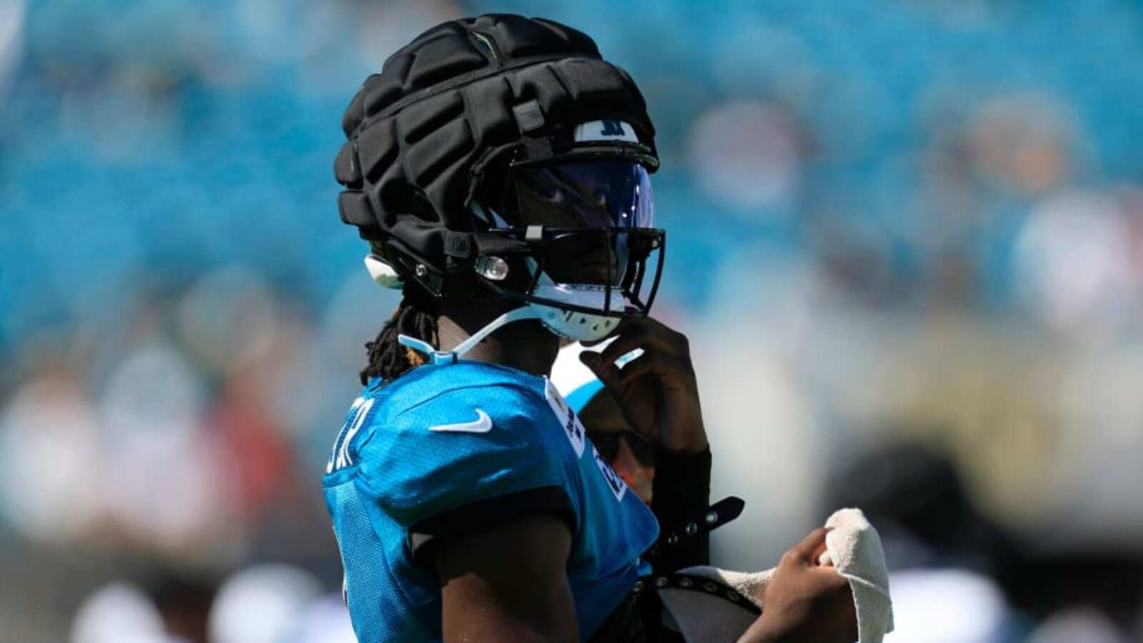 Watch Jaguars' Brian Thomas Jr. Makes Highlight Catch vs. Kansas City