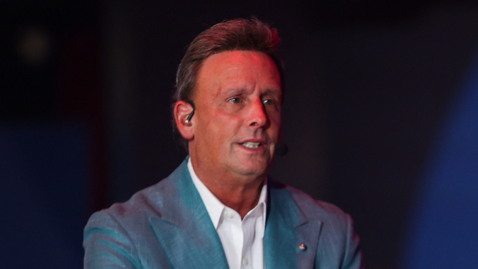 https://www.yardbarker.com/media/0/d/0d2f203b95caebde725d8687c15487560c59dc80/thumb_16x9/sports-media-world-sounds-off-espn-nfl-network.jpg?v=1