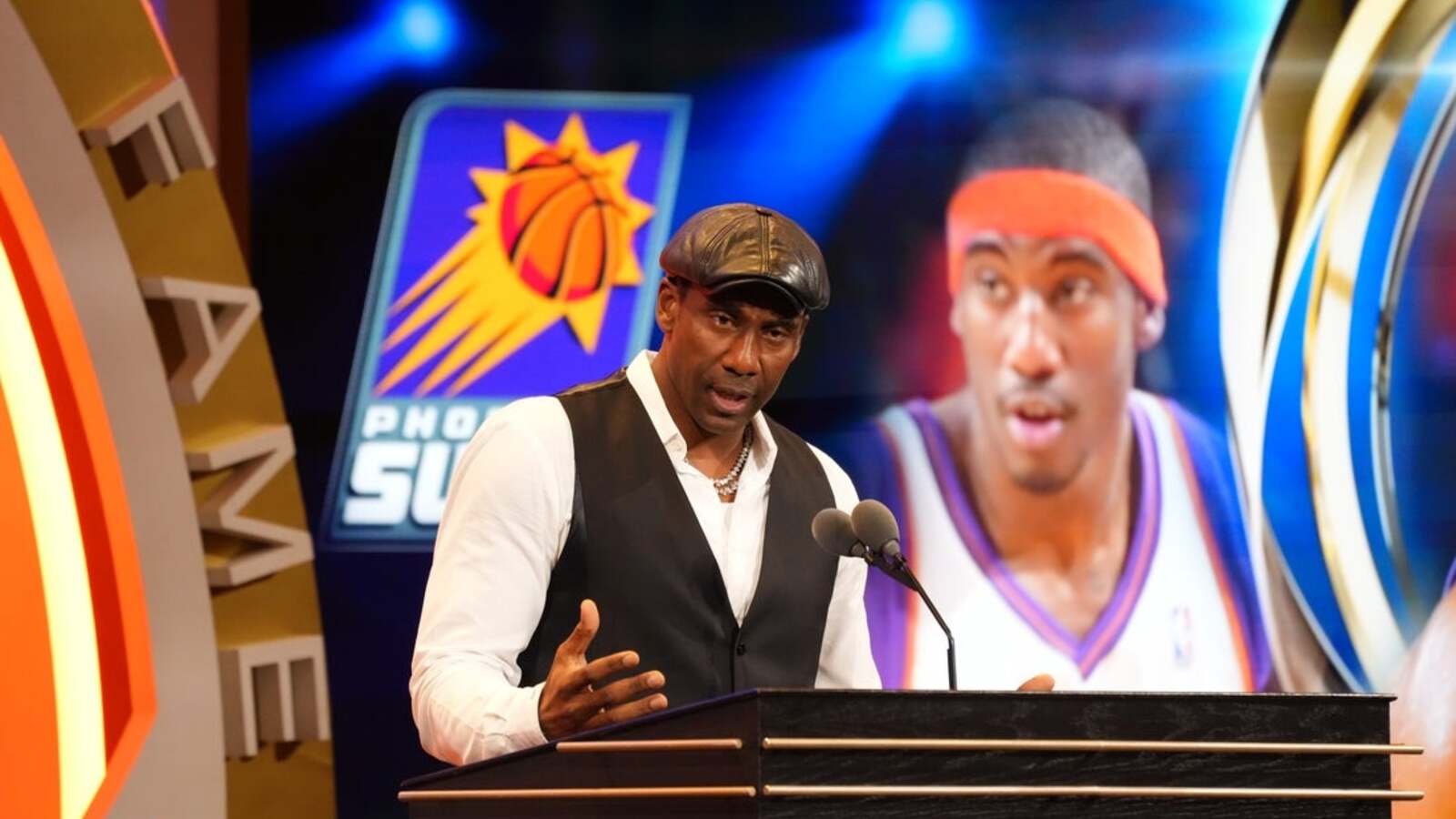 Amar’e Stoudemire goes from Miami Heat to Miami police officer
