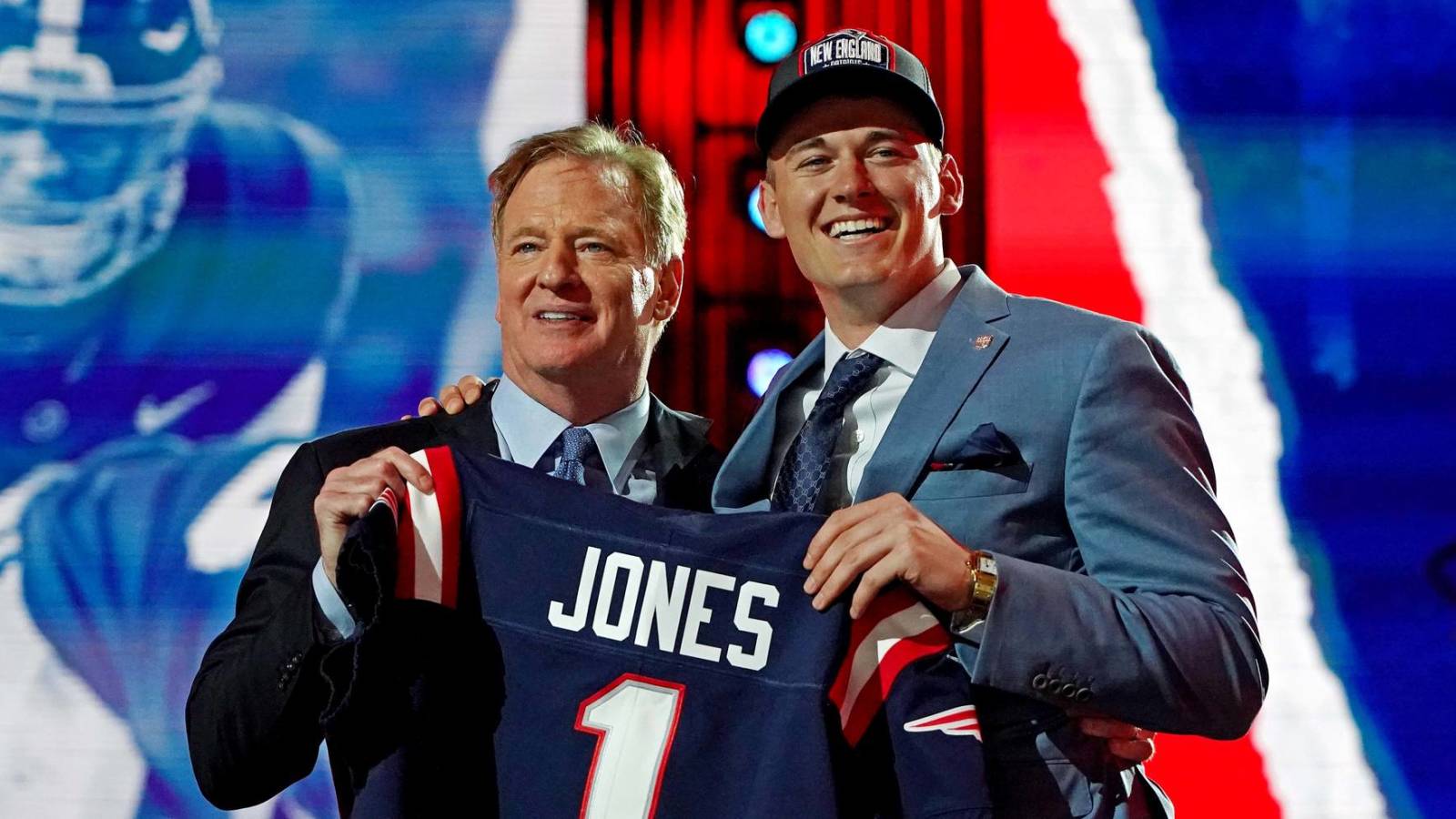 Patriots select Alabama QB Mac Jones with No. 15 pick - Vimarsana News