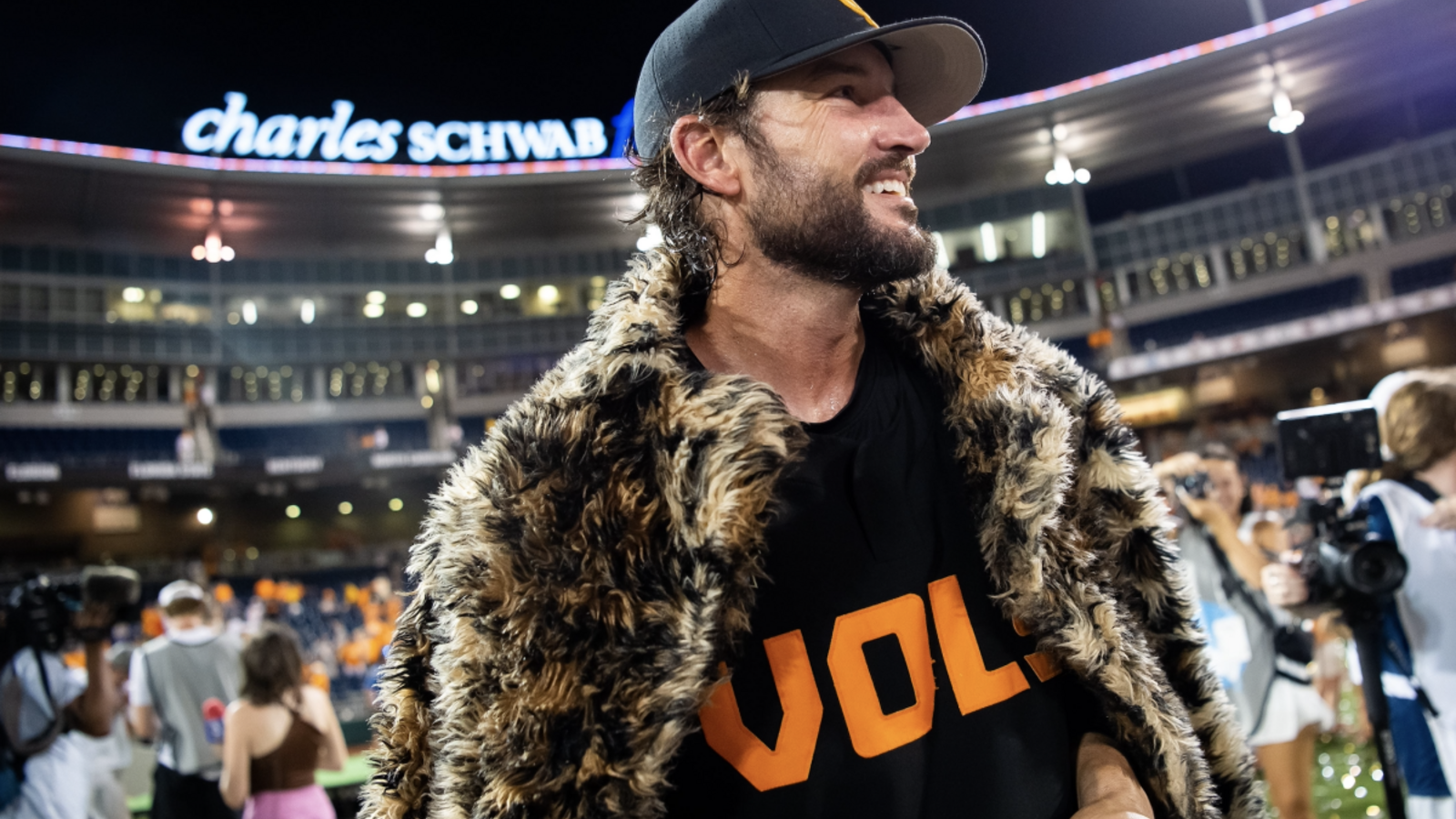 One important thing fans need to understand about Tony Vitello potentially leaving the Tennessee Vols for the San Francisco Giants