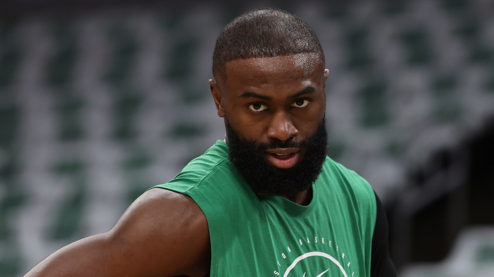 https://www.yardbarker.com/media/0/e/0e2ff8293aeadb29263a0e65641437d69802bdb5/thumb_16x9/jaylen-brown-gets-punishment-controversial.jpg?v=1