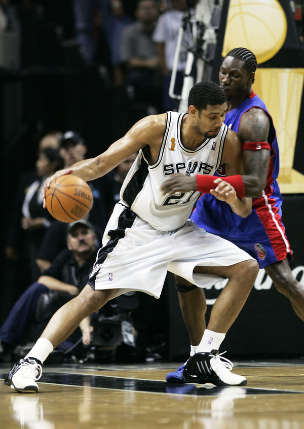 Tim duncan on sale tennis shoes