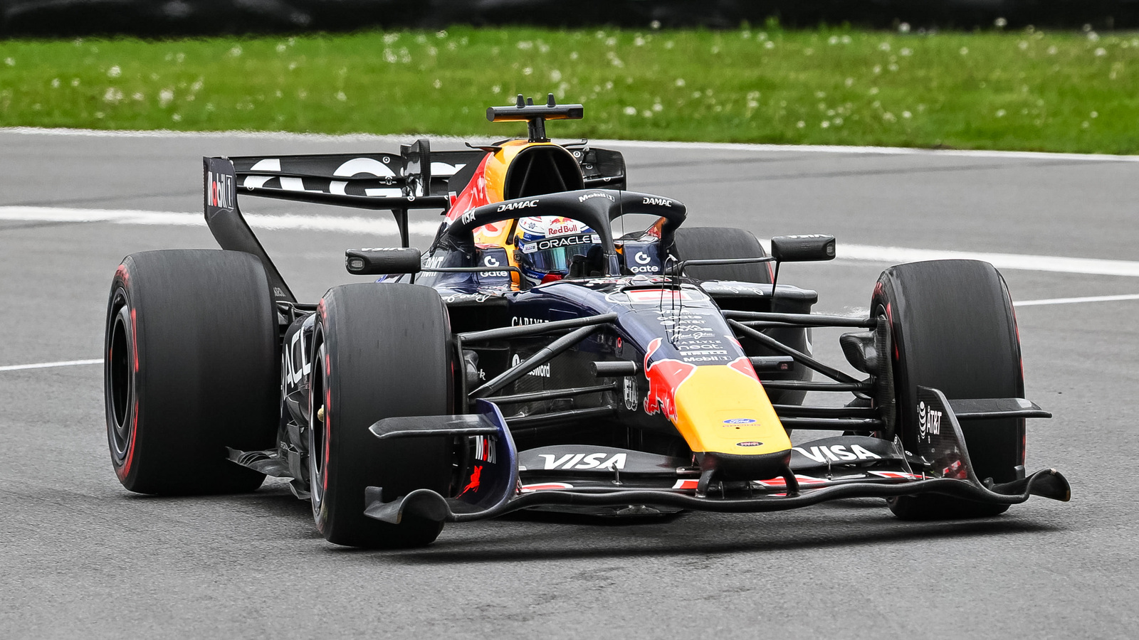 Max Verstappen pole: Red Bull’s Stunning First of 2026 | Yardbarker