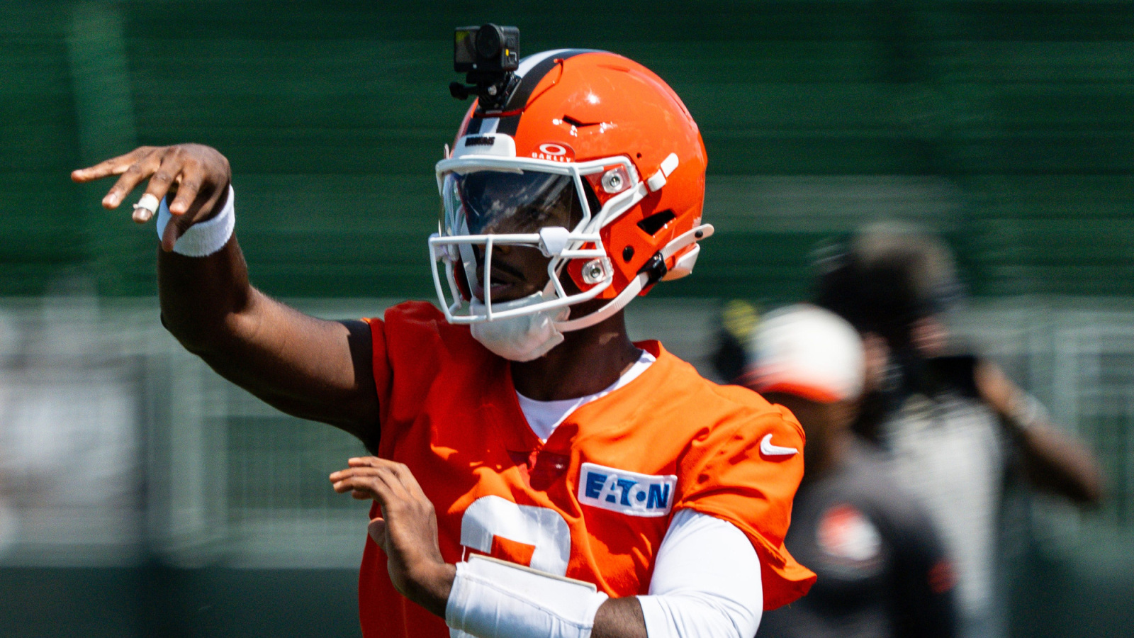 https://www.yardbarker.com/media/0/e/0eb219533f0a15da8cb8c28ed1abb6d128d23471/thumb_16x9/browns-sanders-gets-bad-watson-news-ahead-joint.jpg?v=1