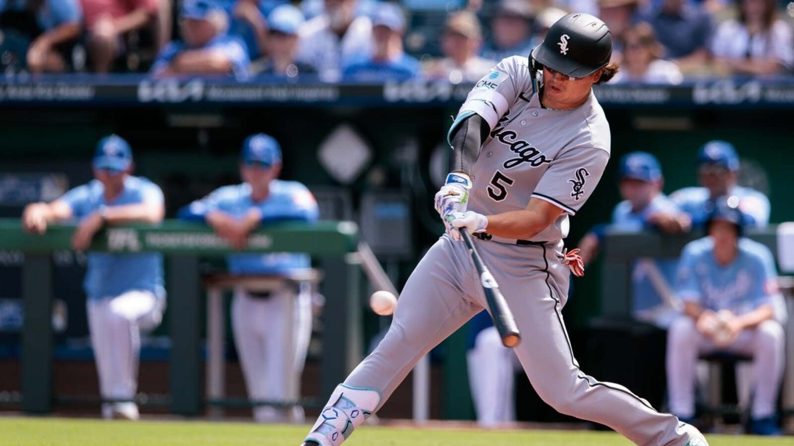 White Sox rout Royals, clinch first playoff berth since 2021