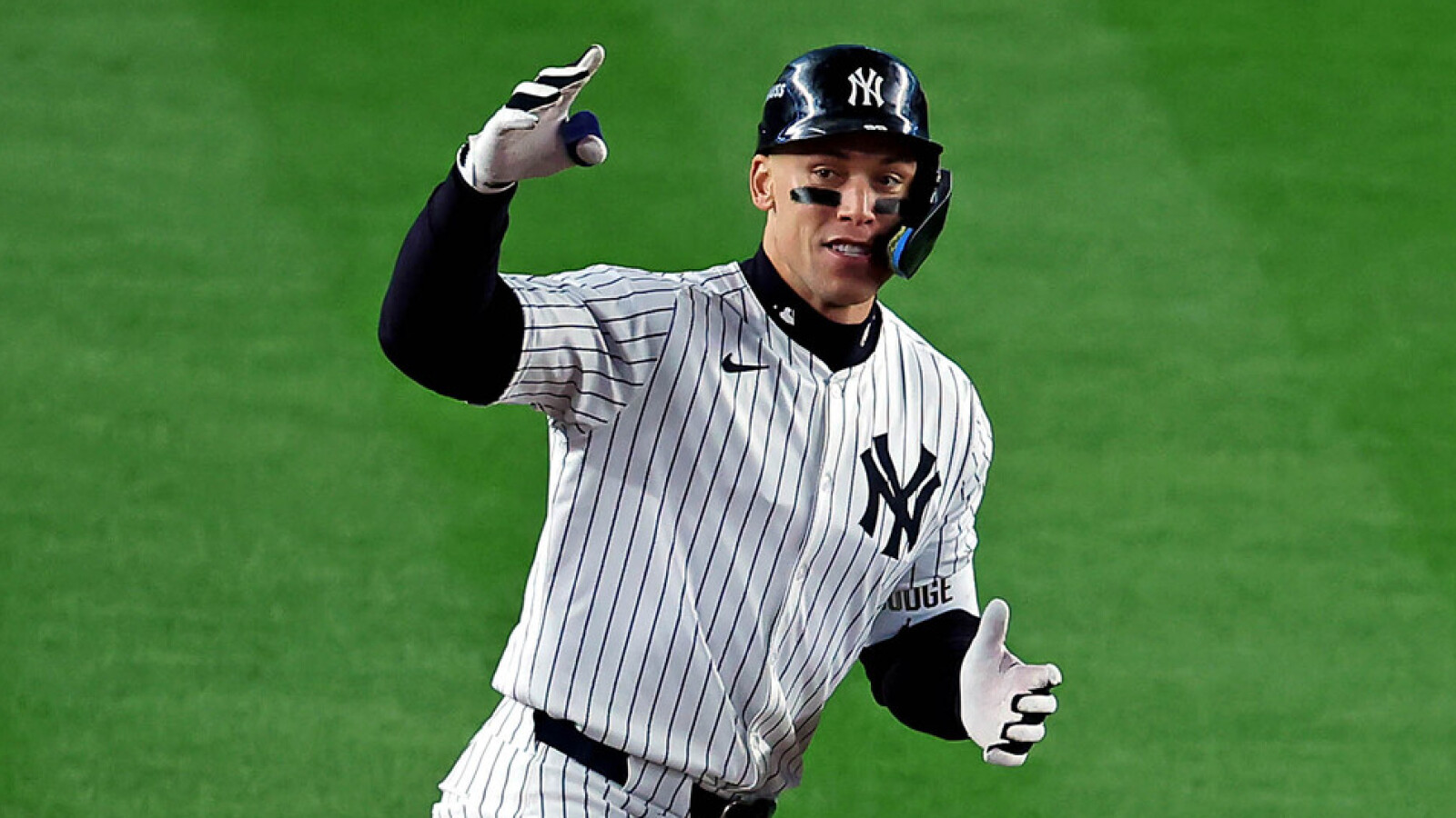 Yankees take 20 lead behind Judge's first 2024 postseason HR Yardbarker